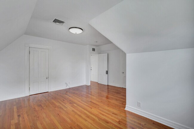 Building Photo - 119 Dwight St