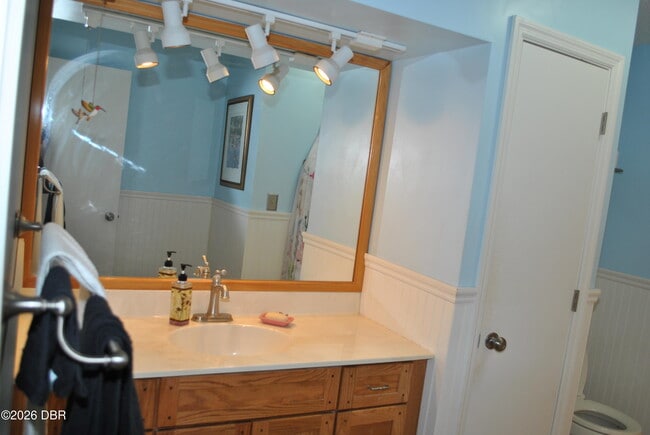 Building Photo - 5590 Lancewood Cir S