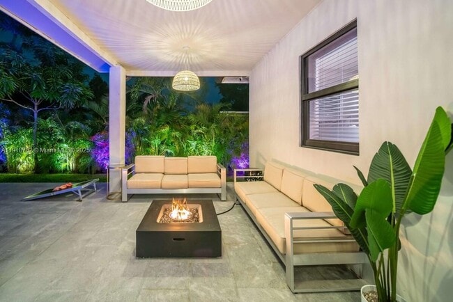 Building Photo - 305 NW 124th St