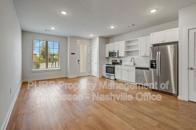 Building Photo - 600 E Trinity Ln
