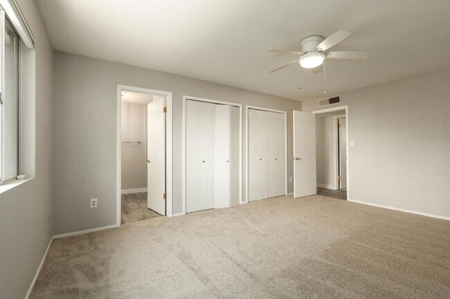 Building Photo - 14237 N 34th Way