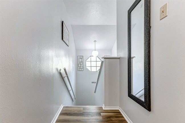 Building Photo - 92 N Deerfoot Cir