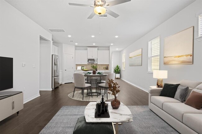 Building Photo - 15604 Ellinger Dr