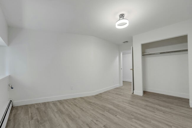 Building Photo - 2413 Hammett Ave