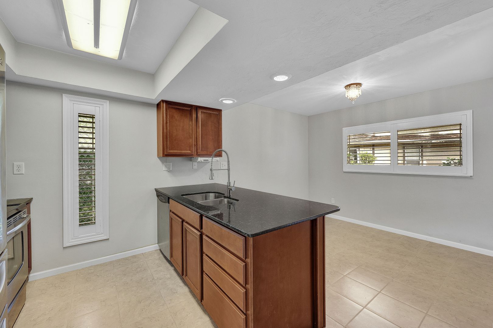 Building Photo - 4280 Island Cir