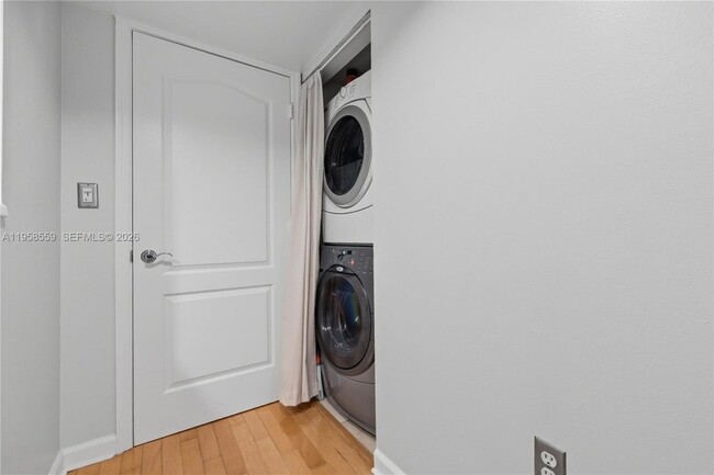 Building Photo - 300 Euclid Ave