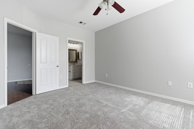 Building Photo - 5507 Legacy Crescent Pl