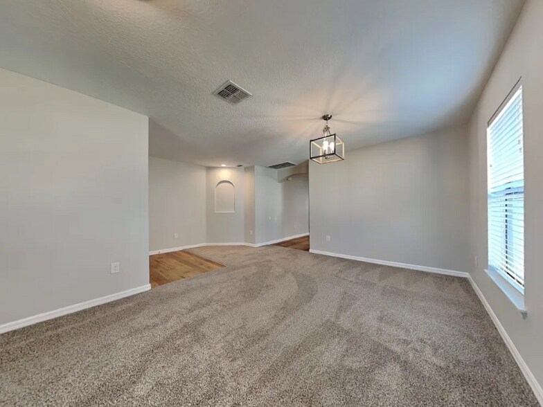 Building Photo - 11819 Thicket Wood Dr