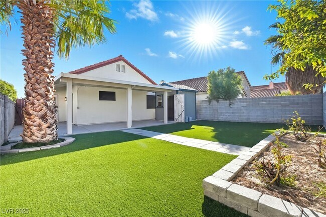 Building Photo - 6928 W Atrium Ave