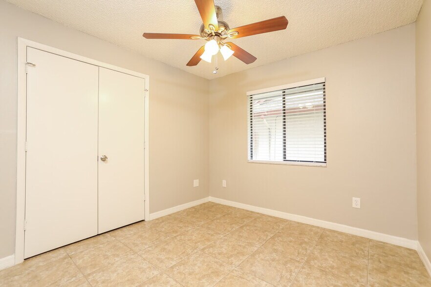 Building Photo - 336 Alba Ln
