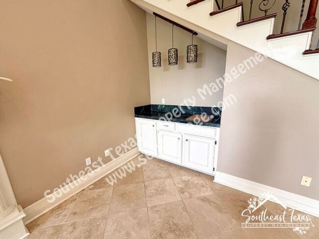 Building Photo - 4980 Littlewood Dr