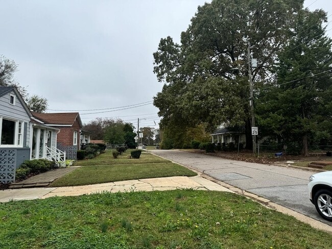 Building Photo - 1218 Pender St