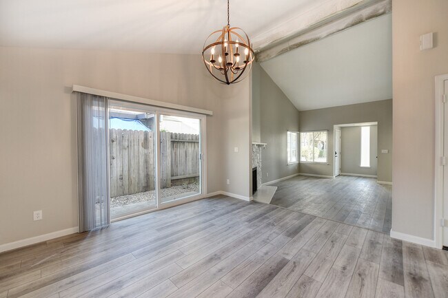 Building Photo - 6933 Trovita Way