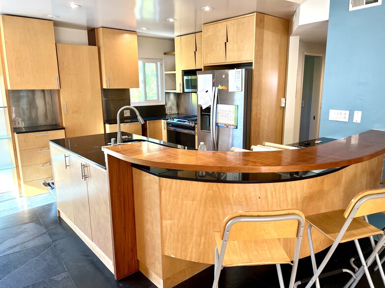 Kitchen - 721 Cedar St