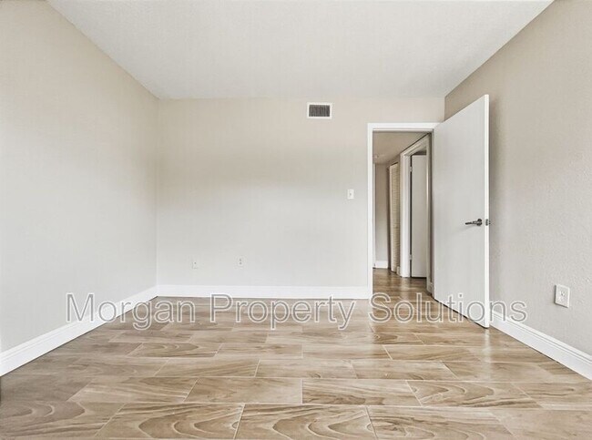 Building Photo - 4721 S Texas Ave