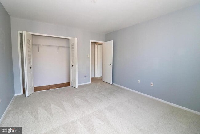 Building Photo - 3705 S George Mason Dr