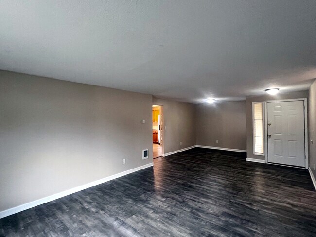 Building Photo - 15807 NE 86th Cir