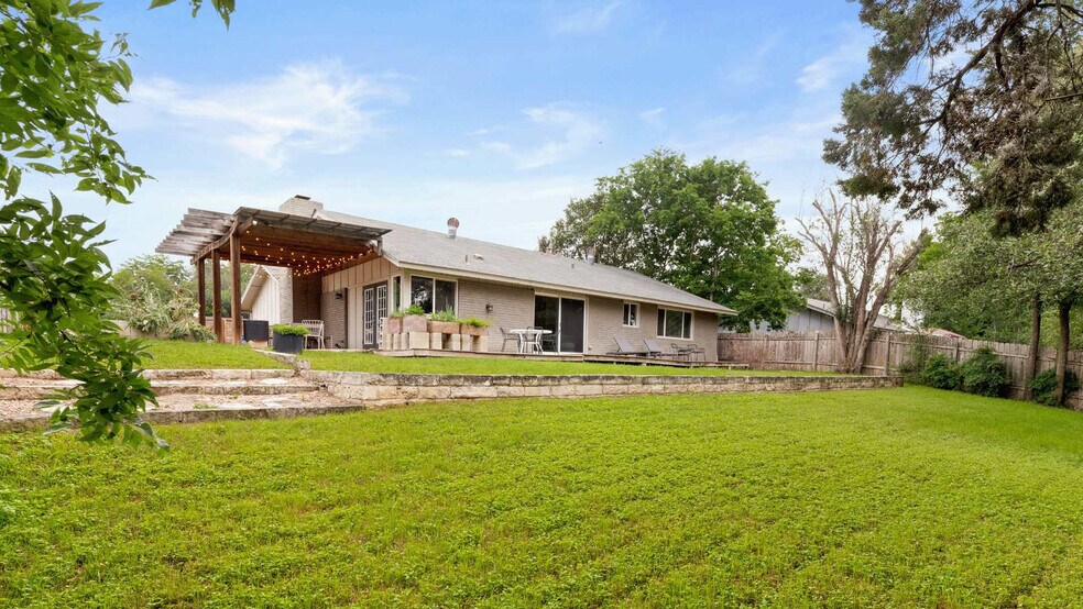 Building Photo - 705 Battle Bend Blvd