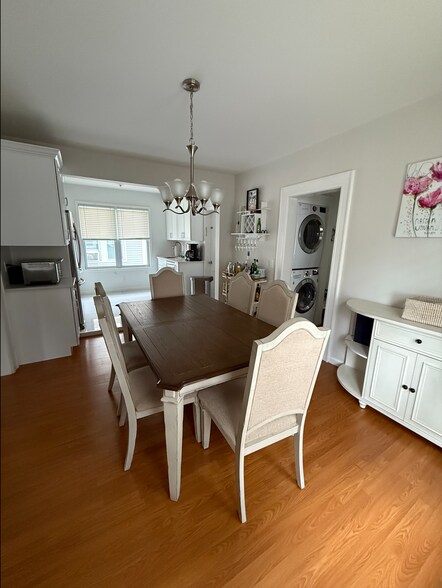 Dining Room - 100 Lincoln St