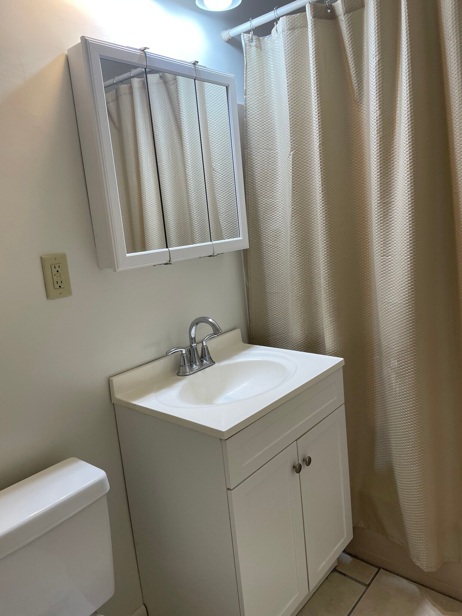 Building Photo - 100 Grand View Ave