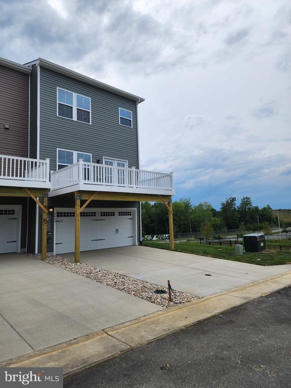 Building Photo - 9400 Tanfield Dr