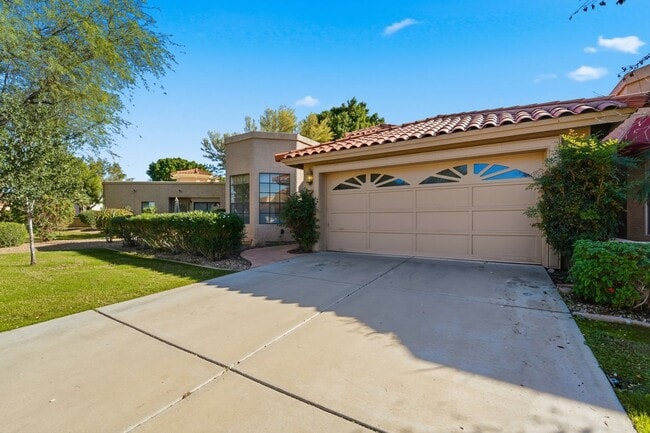 Building Photo - Welcome to this stunning 3-bedroom, 2-bathroom home in the heart of Scottsdale, AZ *RENT SPECIAL*