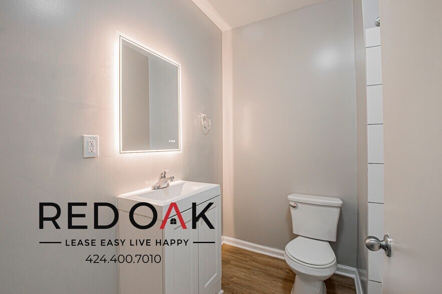 Building Photo - 692 Valencia St