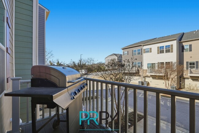 Building Photo - 49 Itasca Dr