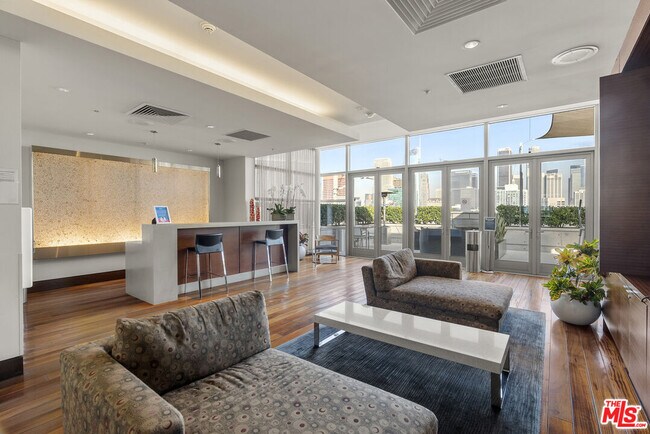 Building Photo - 1155 S Grand Ave