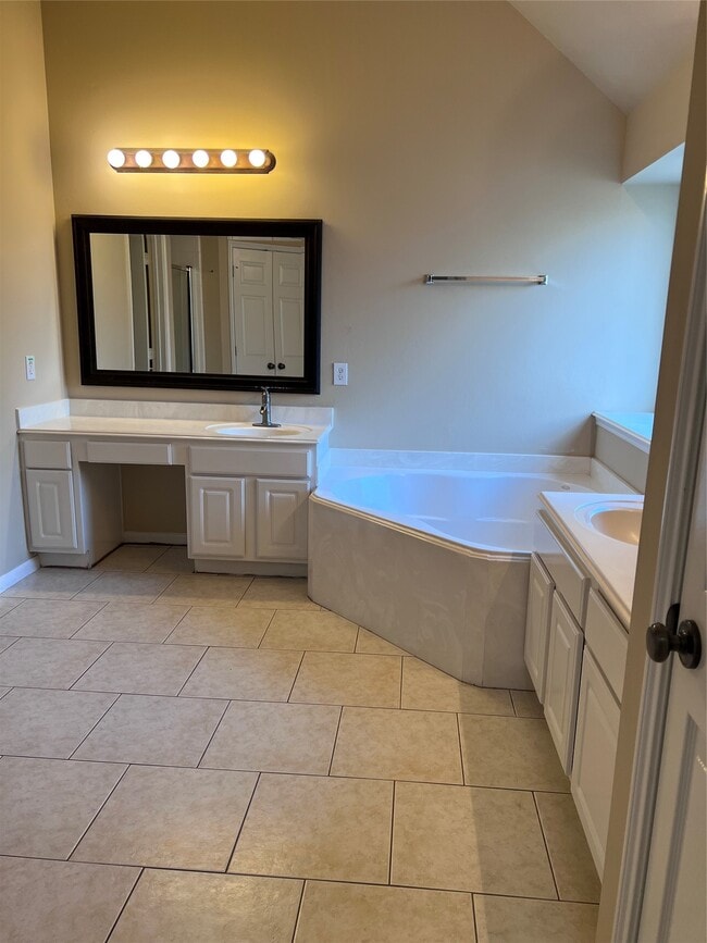 Building Photo - 18611 Peralta Hill Ln