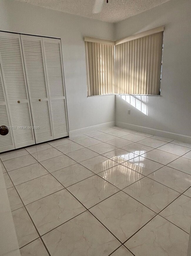 Building Photo - 9211 SW 123rd Ave Ct