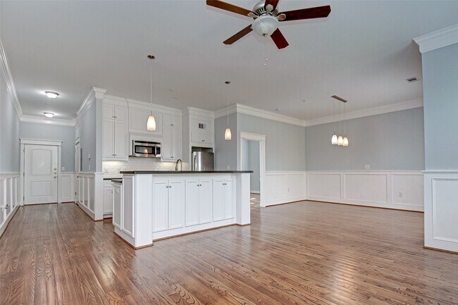 Primary Photo - 2802 Morrison St