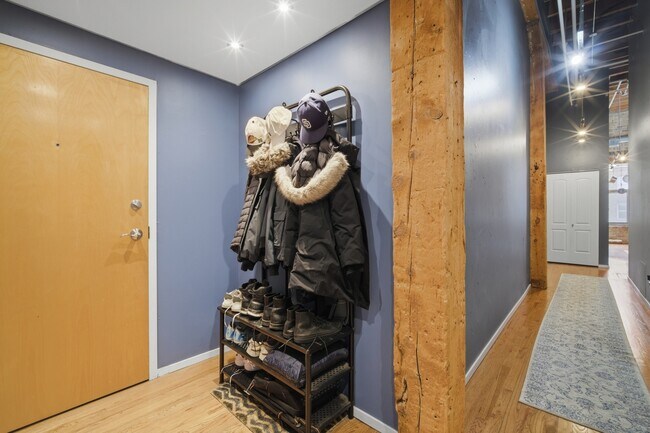 Building Photo - 417 S Jefferson St