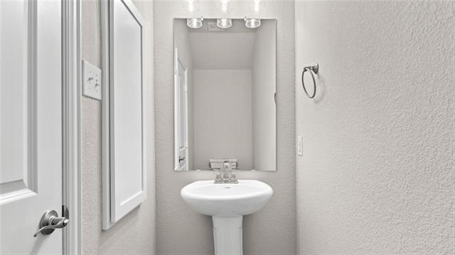 Building Photo - 3720 Paradise Way