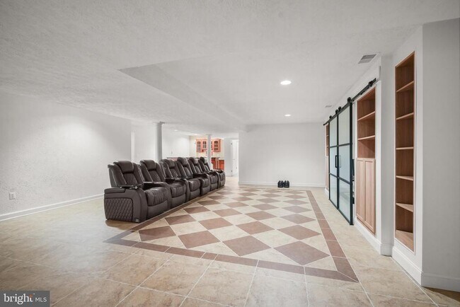 Building Photo - 9809 Hall Rd