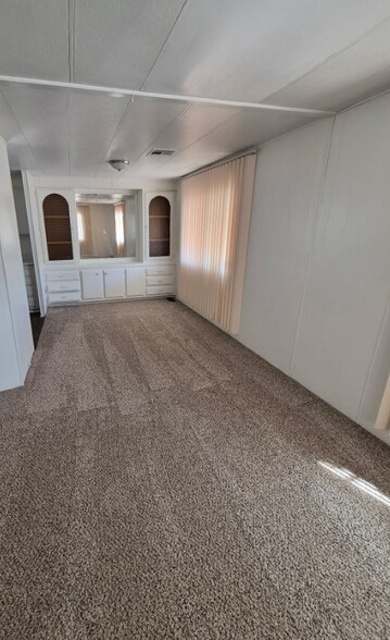 Building Photo - 3601 E Wyoming Ave