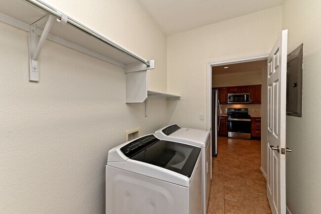 Building Photo - 111 Nassau Cir