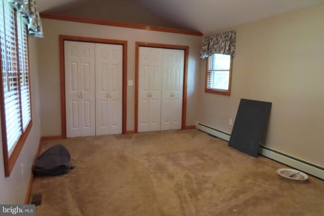 Building Photo - 14109 Buchanan Trail W