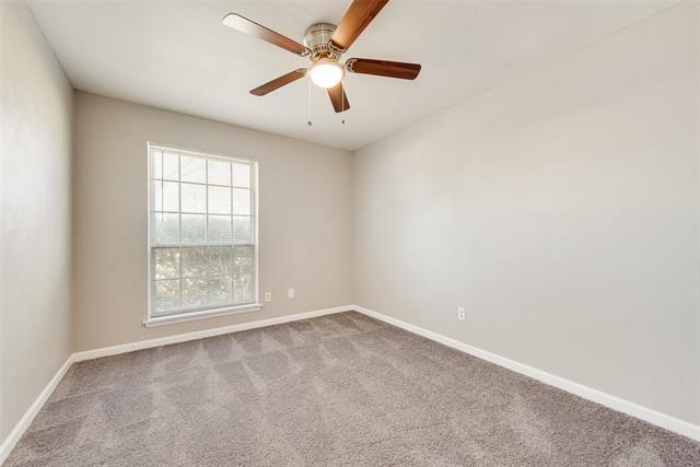 Building Photo - 2218 Meadowglen Dr