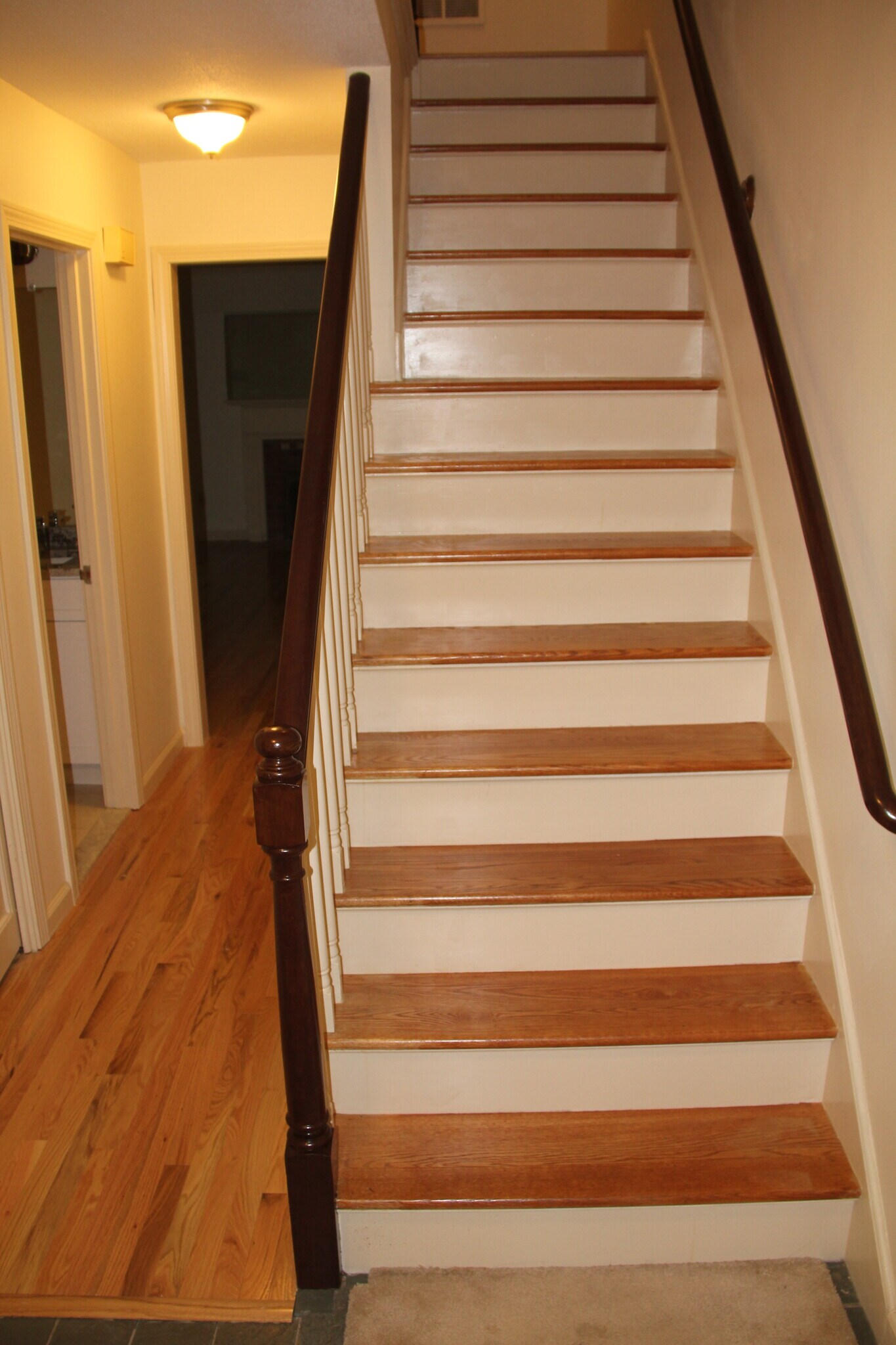 Stairway - 45 Tunxis Vlg