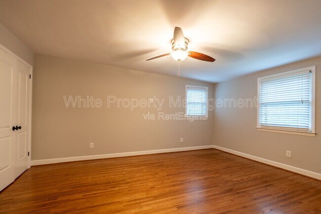 Building Photo - 12013 Idlewild Rd