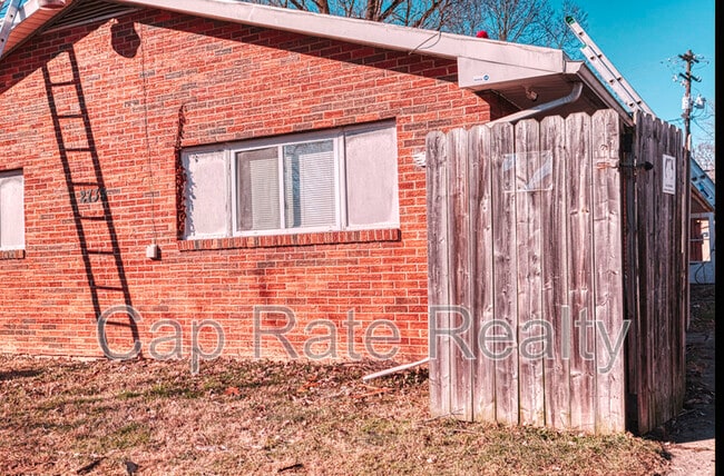 Building Photo - 2735 Joyce Ave