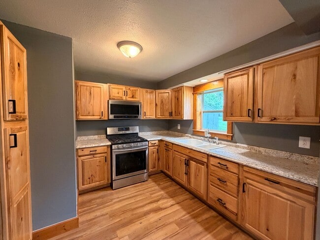 Building Photo - Cozy 2-Bedroom Home for Rent in Atalissa IA!