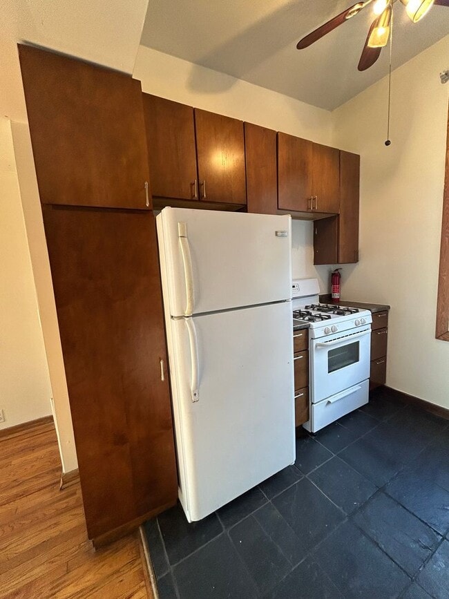 Building Photo - 1617 N Hudson Ave