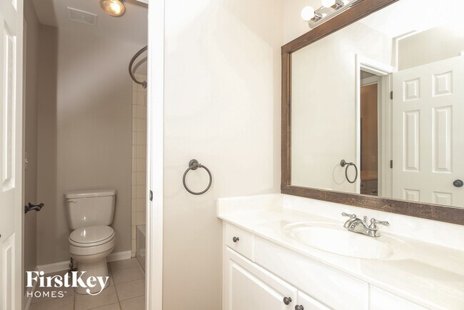 Building Photo - 274 Riverwood Way