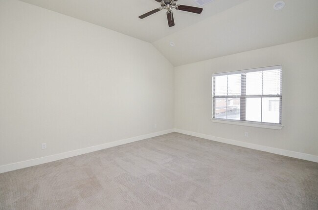 Building Photo - 1103 Fuschia Rd