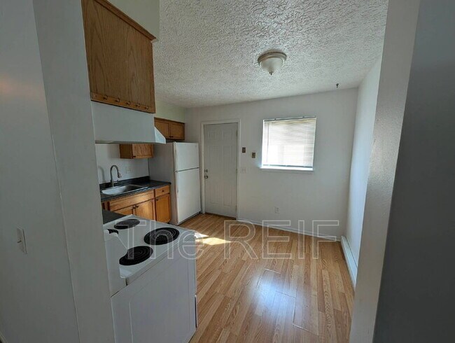 Building Photo - 719 Peachtree Pl