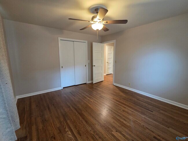 Building Photo - 907 Fagan Springs Dr SE