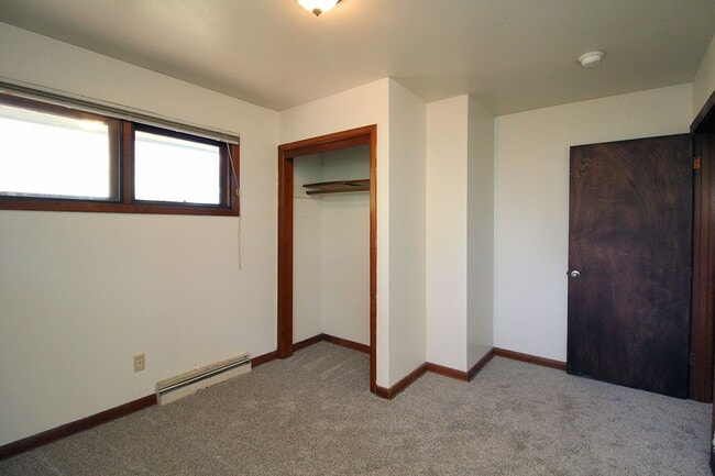 Building Photo - Delightful 3 Bedroom Mid-Century Ranch Hom...
