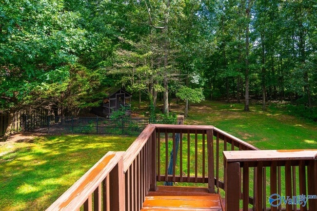 Building Photo - 305 Walden Glen Ct